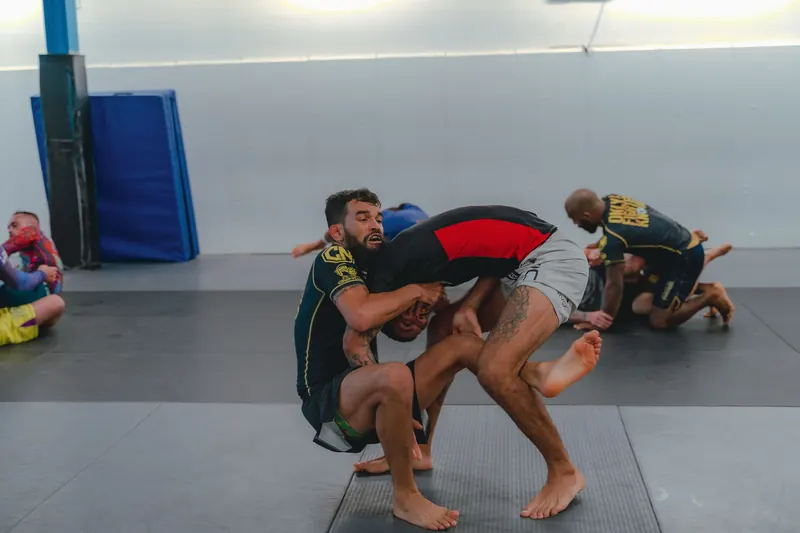 Submission wrestling-träning på mattan