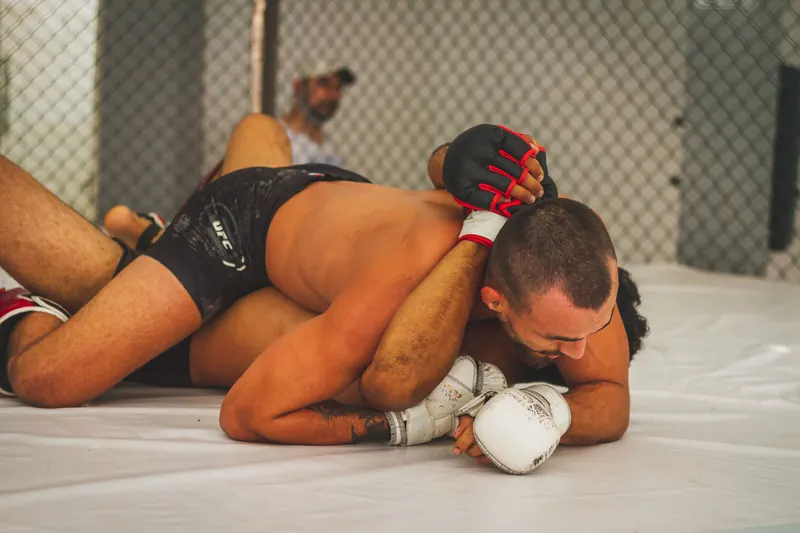 No-gi-grappling under MMA-träning